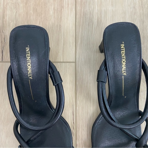 Intentionally Blank Willow Black Leather Sandal Size 5 - Picture 6 of 12